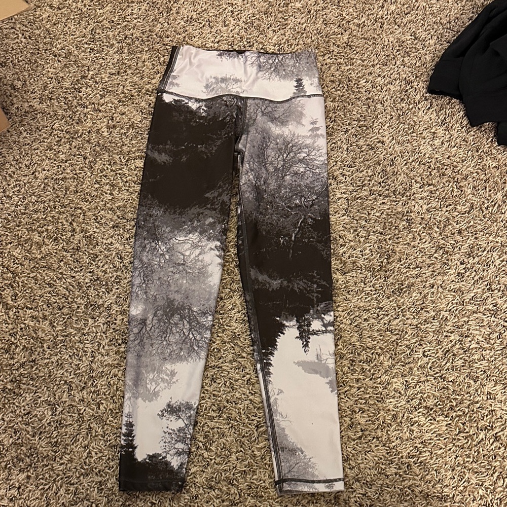 Aerie Kids Black and Gray Tree Print Leggings